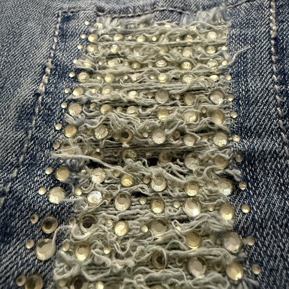 Cache Distressed Boot Cut Rhinestone Jeans- Size 6 - Picture 13 of 16